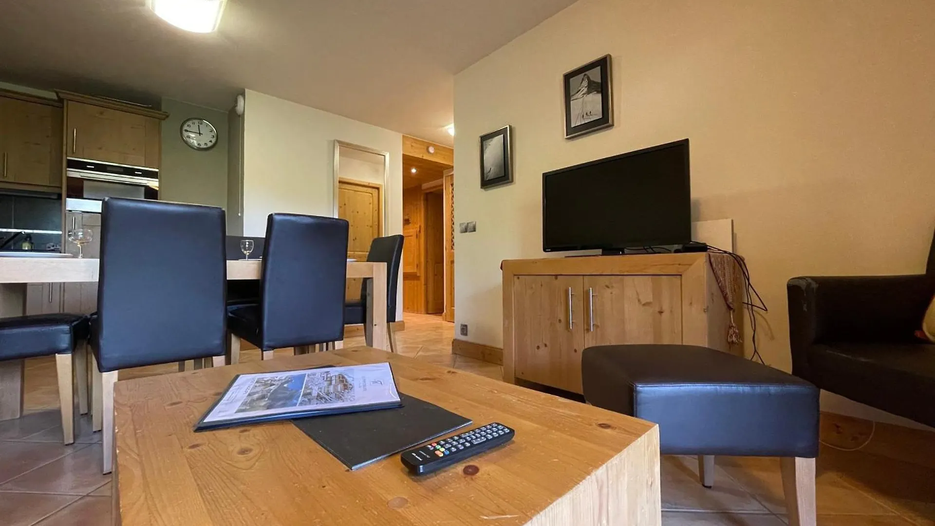 Appartement Avec Piscine, Balcon Et Parking Proche Centre Et Ski-Bus - Fr-1-624-38 Samoens France