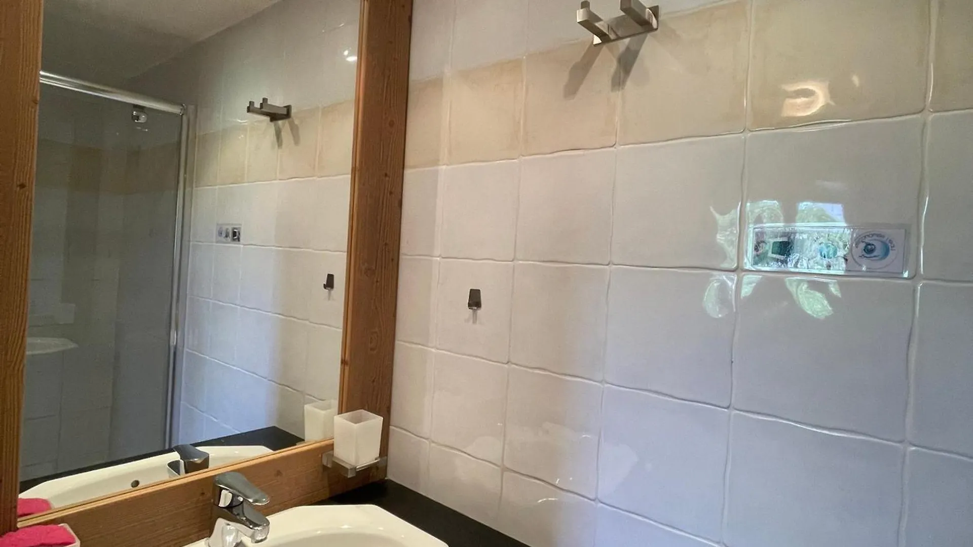 Appartement Avec Piscine, Balcon Et Parking Proche Centre Et Ski-Bus - Fr-1-624-38 Samoens Apartment