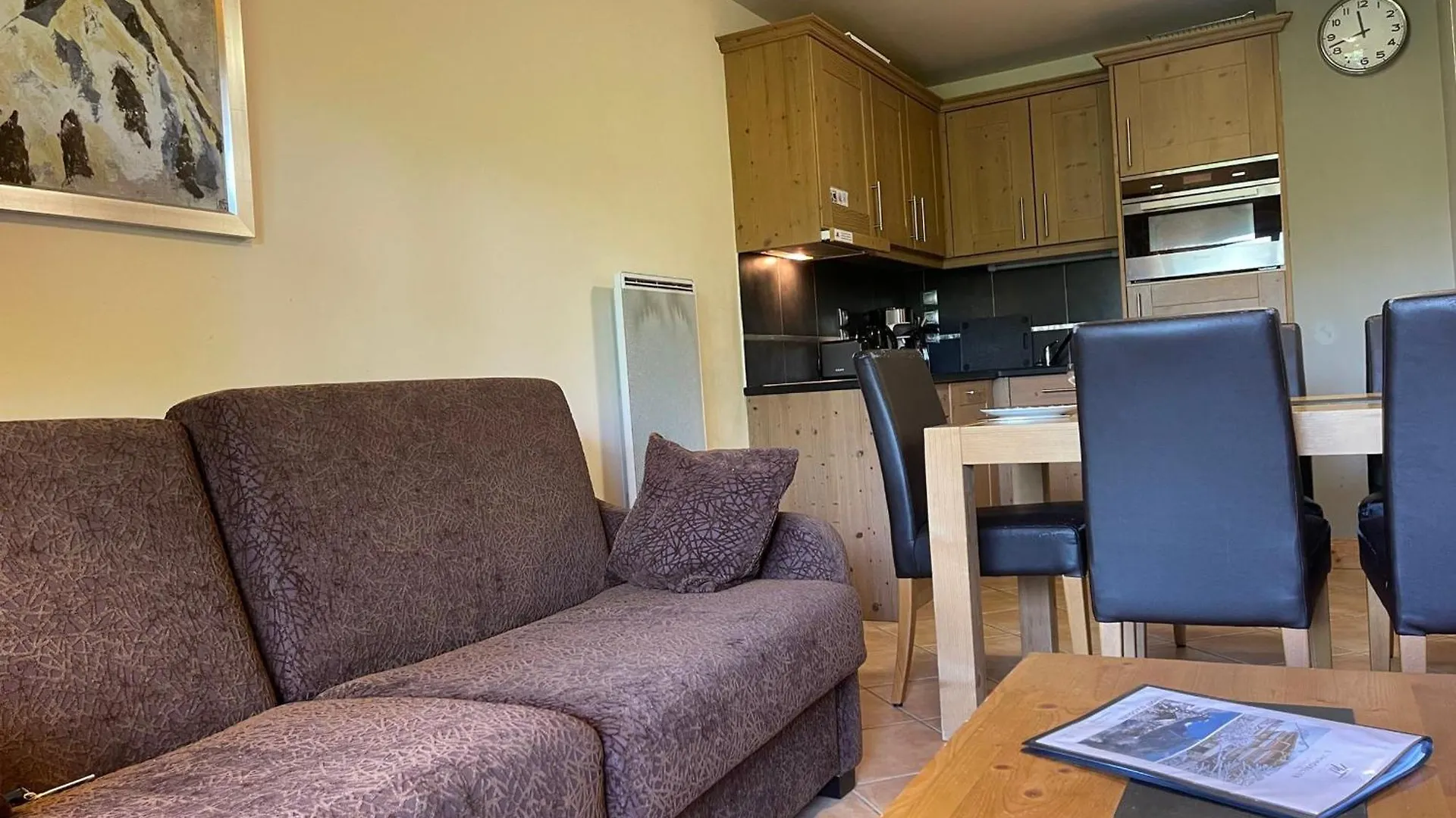Appartement Avec Piscine, Balcon Et Parking Proche Centre Et Ski-Bus - Fr-1-624-38 Samoens