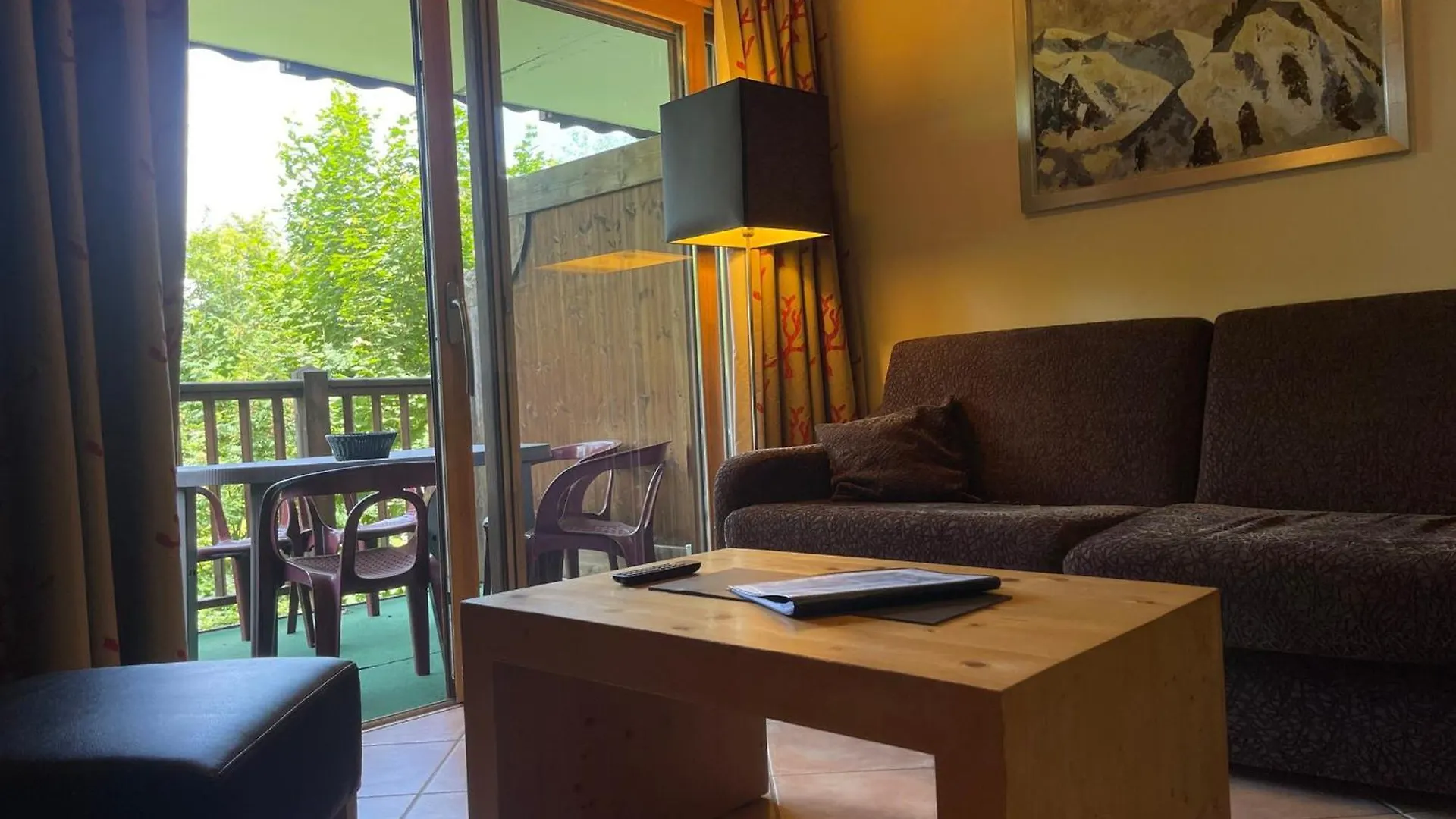 Appartement Avec Piscine, Balcon Et Parking Proche Centre Et Ski-Bus - Fr-1-624-38 Samoens Apartment