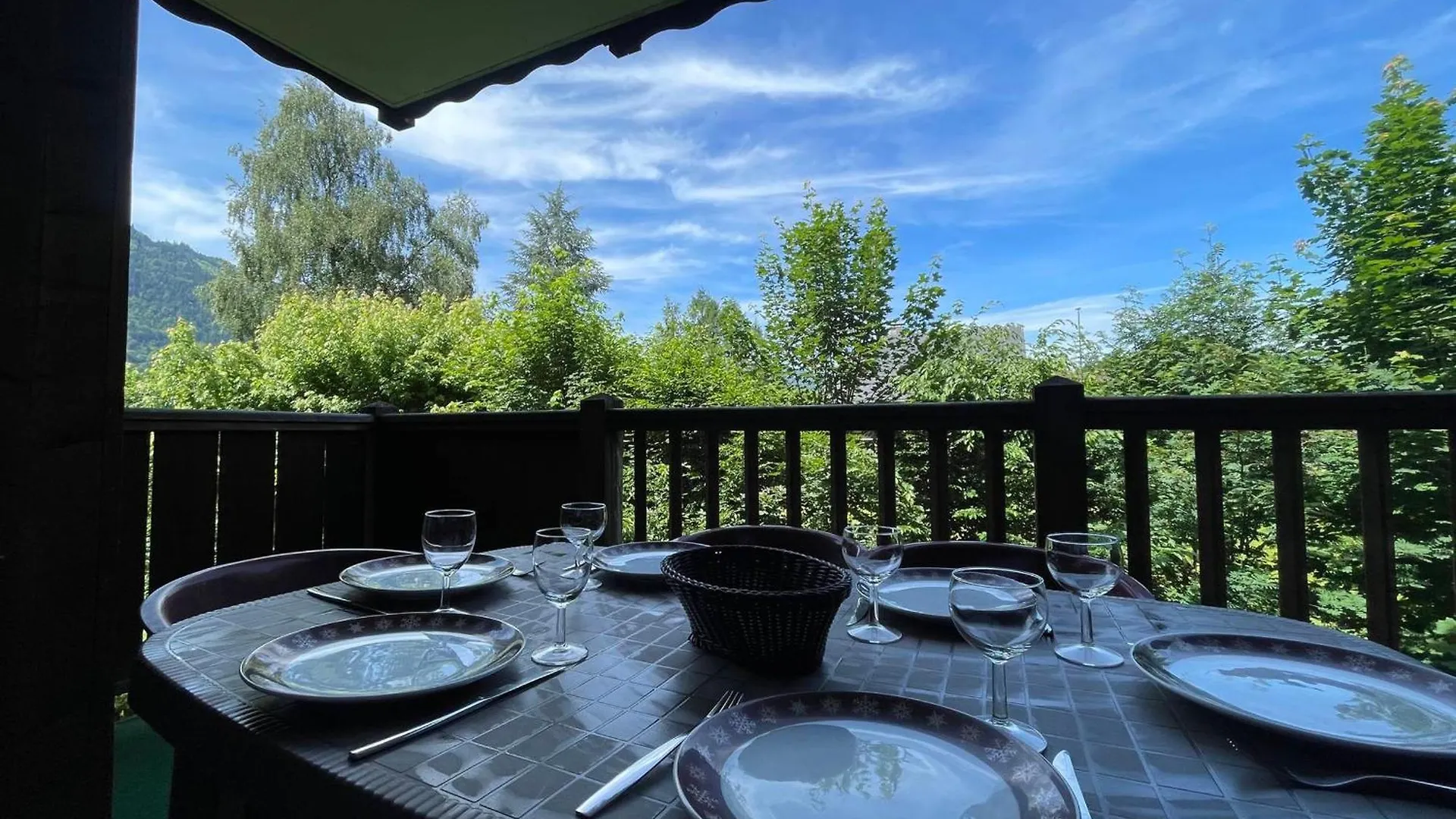 Appartement Avec Piscine, Balcon Et Parking Proche Centre Et Ski-Bus - Fr-1-624-38 Samoens 0*,  France