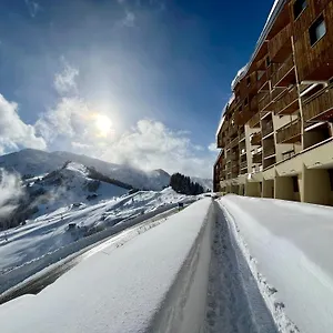 1600, Au Pied Samoëns